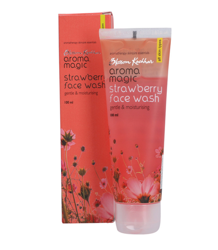 Aroma Magic Strawberry Face Wash-100 ml